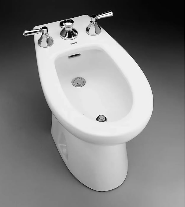 TOTO Piedmont BT500B Deck Mount Bidet 7 TOTO Piedmont BT500B Deck Mount Bidet - Image 2