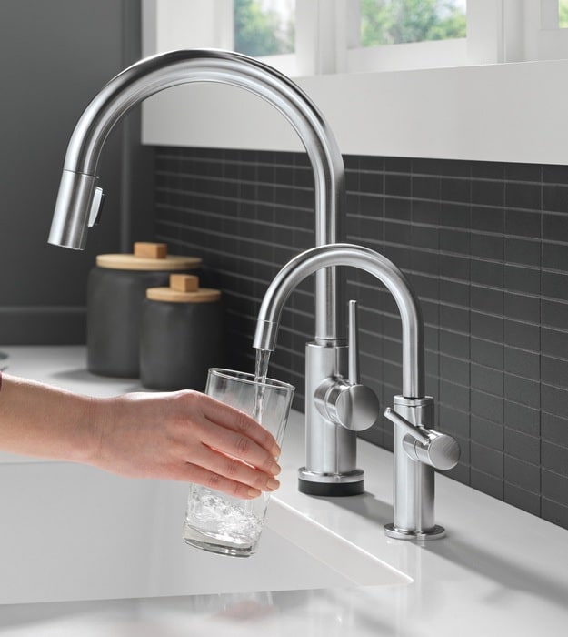 Delta Contemporary Round Beverage Faucet 1930 Series 16 Delta Contemporary Round Beverage Faucet 1930 Series - Image 5