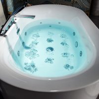 Woodbridge BJ100 + F0041CH 59" Heated Whirlpool Bathub - Image 4